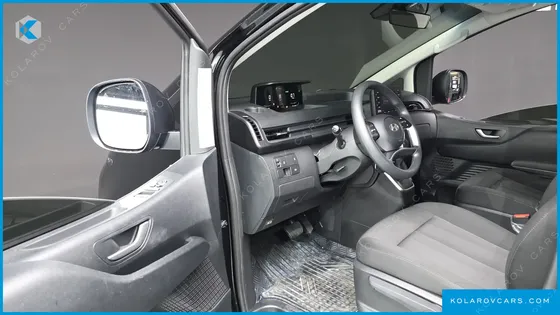 HYUNDAI STARIA CARGO 5-SEATER