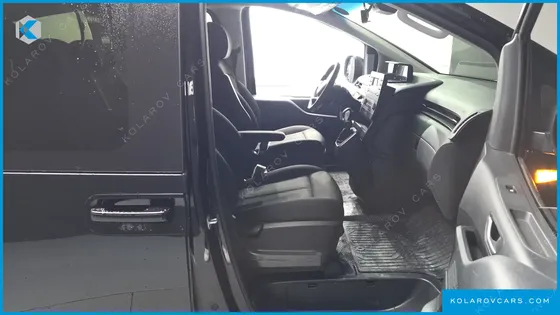 HYUNDAI STARIA CARGO 5-SEATER