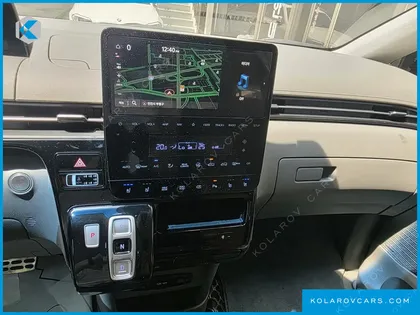HYUNDAI STARIA LOUNGE 9-SEATER
