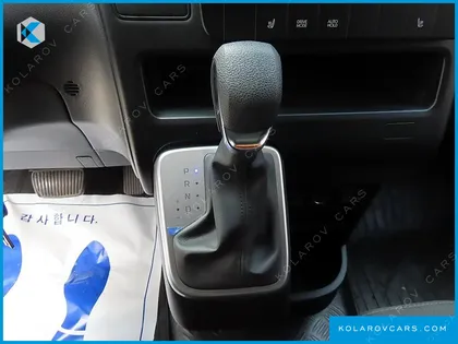 HYUNDAI STARIA CARGO 3-SEATER