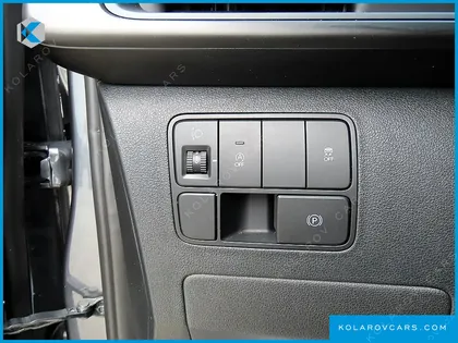 HYUNDAI STARIA CARGO 3-SEATER