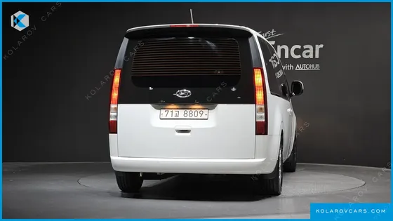 HYUNDAI STARIA TOURER 11-SEATER