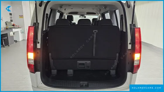 HYUNDAI STARIA TOURER 11-SEATER