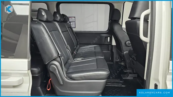 HYUNDAI STARIA TOURER 11-SEATER