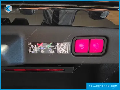 MERCEDES E-CLASS E200 AVANTGARDE