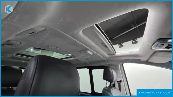 HYUNDAI STARIA 4WD LOUNGE 9-SEATER
