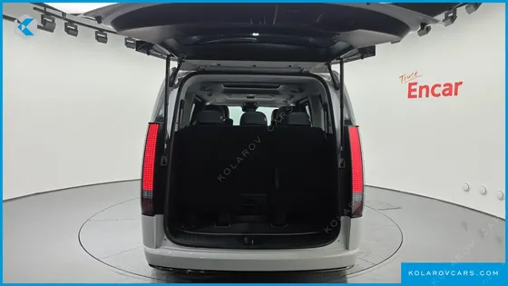 HYUNDAI STARIA 4WD LOUNGE 9-SEATER