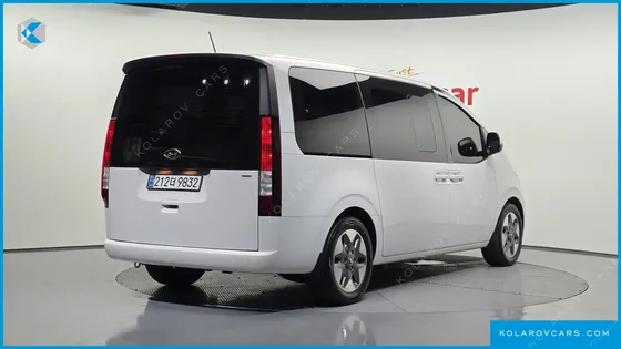 HYUNDAI STARIA 4WD TOURER 9-SEATER