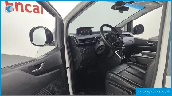 HYUNDAI STARIA 4WD TOURER 9-SEATER
