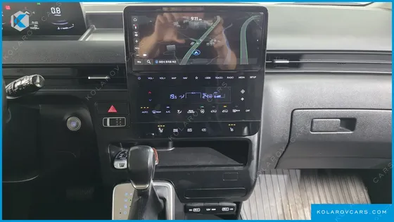 HYUNDAI STARIA 4WD TOURER 9-SEATER
