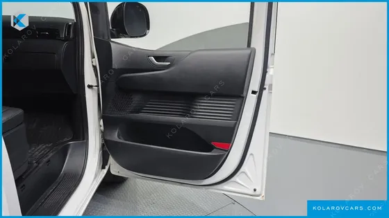 HYUNDAI STARIA 4WD TOURER 9-SEATER