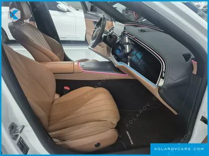 MERCEDES E-CLASS E300 4MATIC AMG LINE
