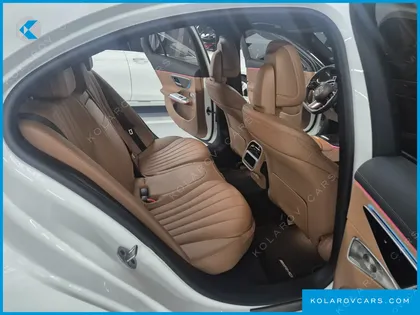 MERCEDES E-CLASS E300 4MATIC AMG LINE