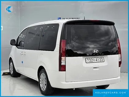 HYUNDAI STARIA TOURER 11-SEATER