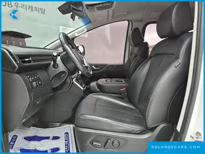 HYUNDAI STARIA TOURER 11-SEATER
