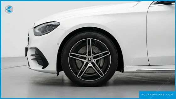 MERCEDES E-CLASS E300 4MATIC AMG LINE