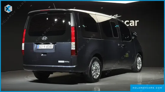 HYUNDAI STARIA L3.5 CARGO 5-SEATER