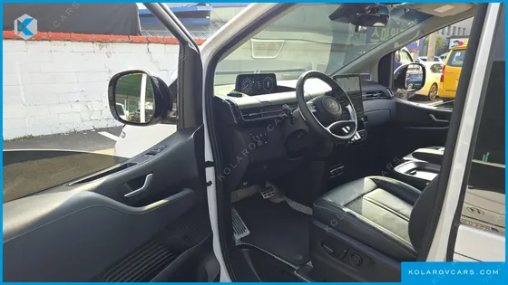 HYUNDAI STARIA HEV 1.6 LOUNGE 7-SEATER