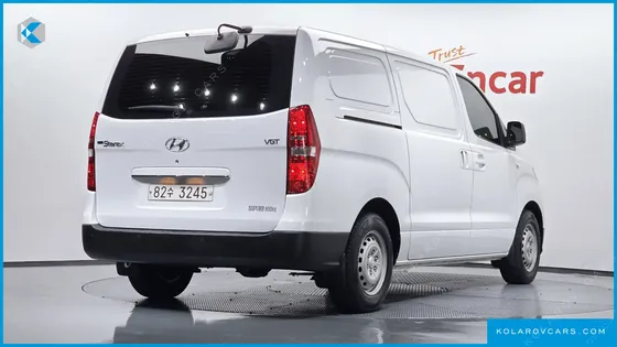 HYUNDAI STAREX VAN 3-SEATER