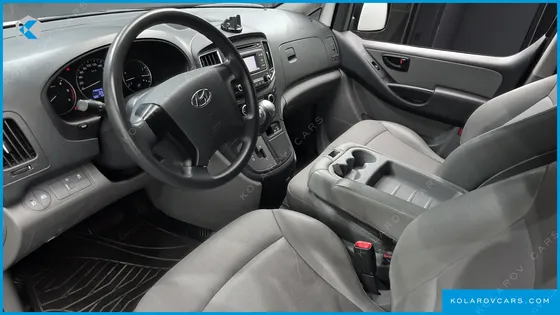 HYUNDAI STAREX VAN 3-SEATER