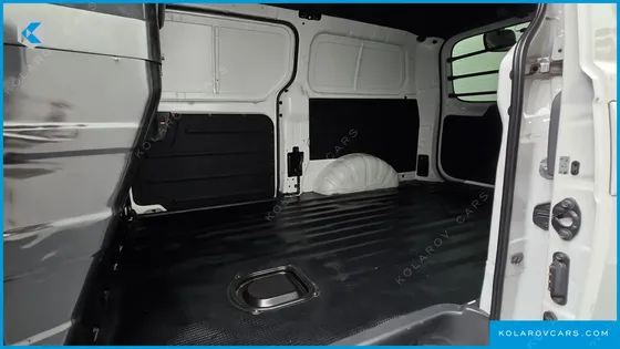 HYUNDAI STAREX VAN 3-SEATER