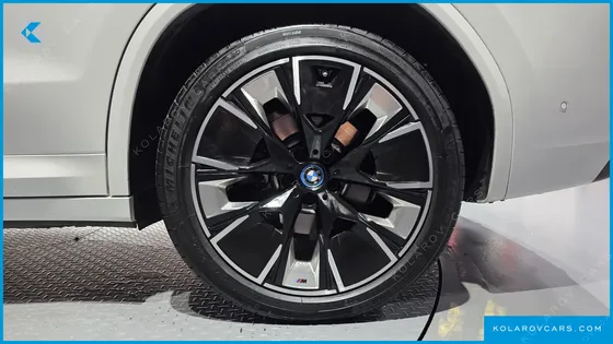 BMW IX3 M SPORTS