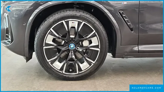 BMW IX3 M SPORTS