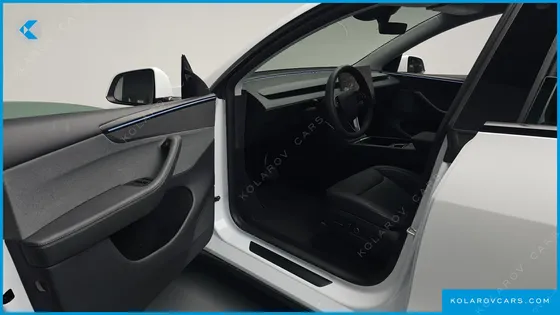 TESLA MODEL Y RWD
