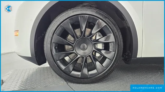 TESLA MODEL Y LONG RANGE AWD