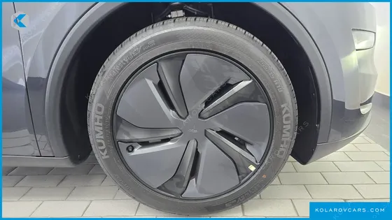 TESLA MODEL Y PREMIUM LONG RANGE AWD