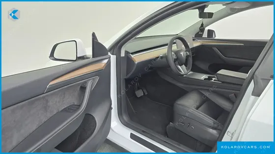 TESLA MODEL Y LONG RANGE AWD