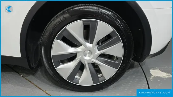 TESLA MODEL Y LONG RANGE AWD
