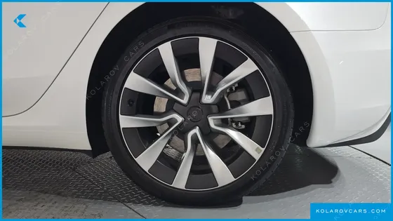 TESLA MODEL 3 RWD