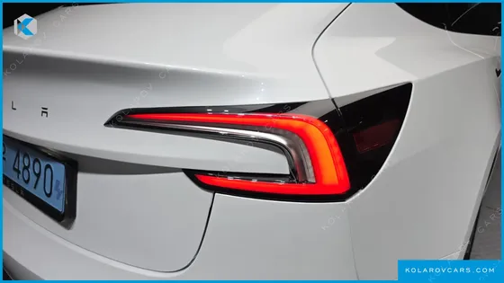 TESLA MODEL 3 RWD
