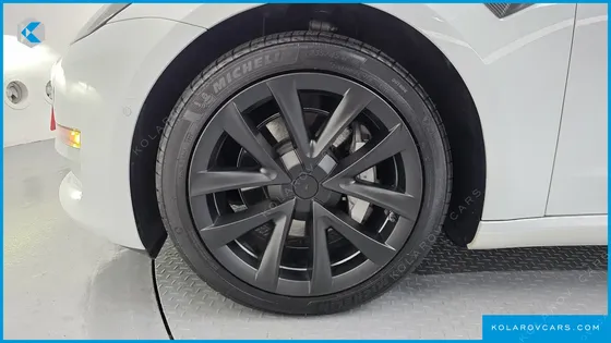 TESLA MODEL 3 STANDARD RANGE PLUE RWD