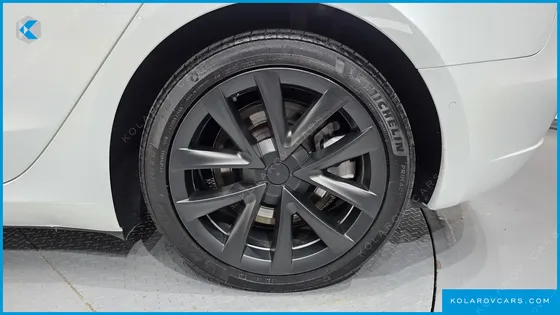 TESLA MODEL 3 STANDARD RANGE PLUE RWD