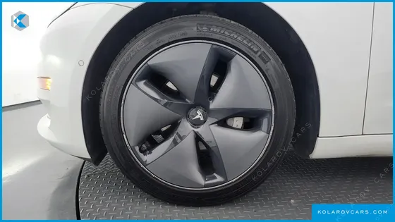 TESLA MODEL 3 STANDARD RANGE PLUE RWD