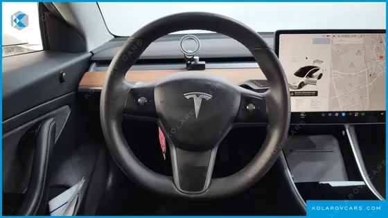TESLA MODEL 3 STANDARD RANGE PLUE RWD