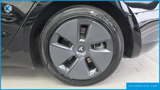 TESLA MODEL 3 RWD