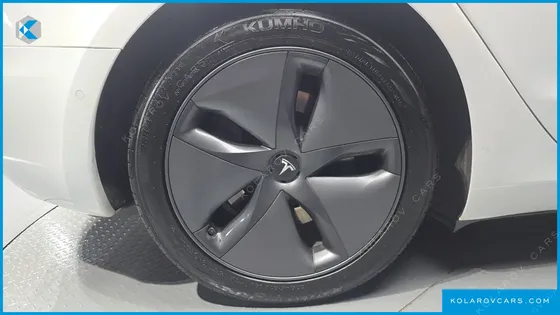 TESLA MODEL 3 STANDARD RANGE PLUE RWD