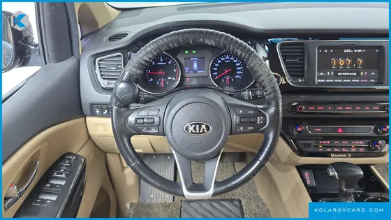KIA CARNIVAL 9-SEATER HI-LIMOUSINE