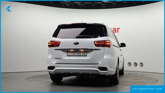 KIA CARNIVAL 9-SEATER NOBLESSE SPECIAL