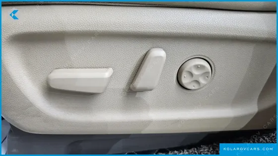 KIA CARNIVAL 9-SEATER NOBLESSE SPECIAL