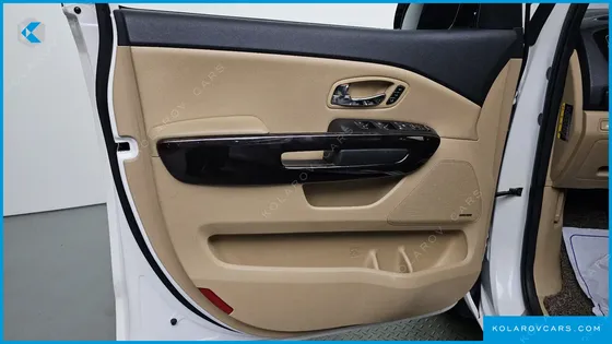 KIA CARNIVAL 9-SEATER NOBLESSE SPECIAL