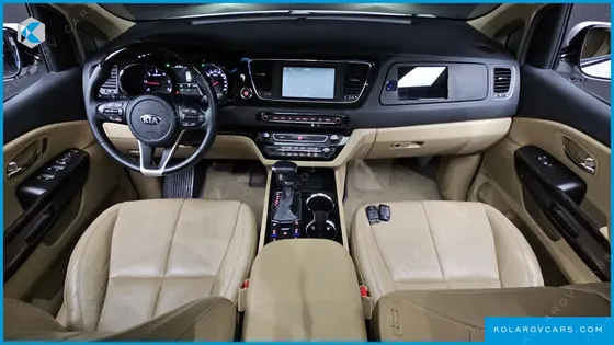 KIA CARNIVAL 7-SEATER LIMOUSINE