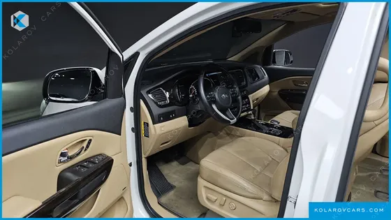 KIA CARNIVAL 7-SEATER LIMOUSINE