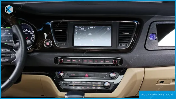 KIA CARNIVAL 7-SEATER LIMOUSINE