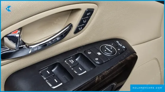 KIA CARNIVAL 7-SEATER LIMOUSINE