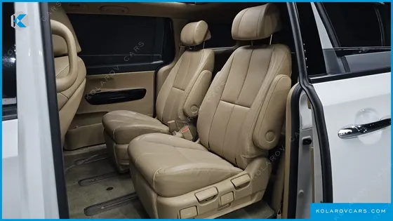 KIA CARNIVAL 7-SEATER LIMOUSINE