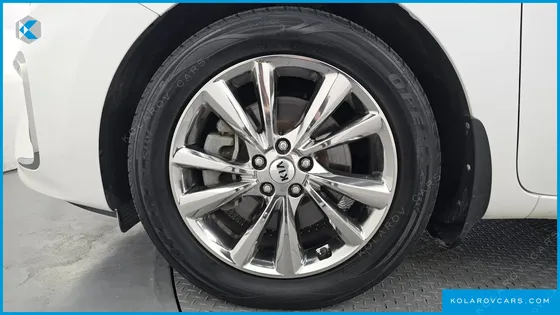 KIA CARNIVAL GASOLINE 9-SEATER NOBLESSE SPECIAL